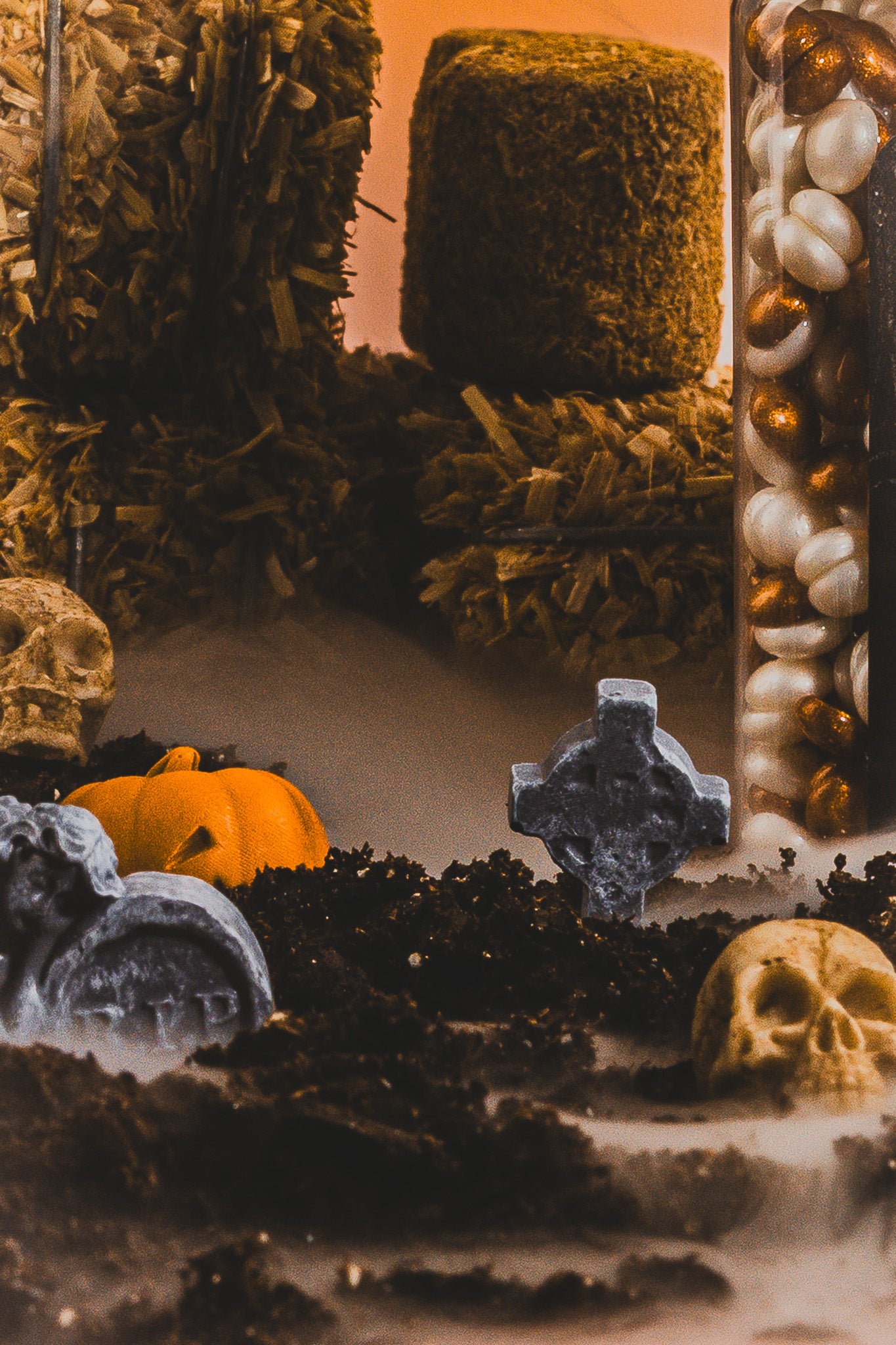 wakse Hard Wax Beans - Pumpkin Scarecrow - Large