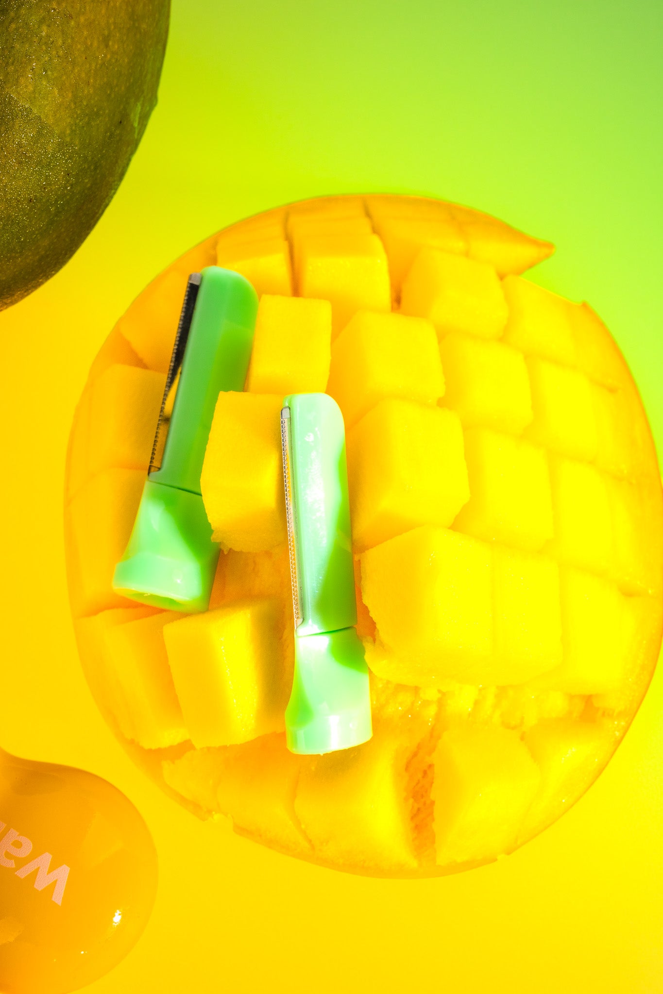 Mango Tango TWO FACED Razor
